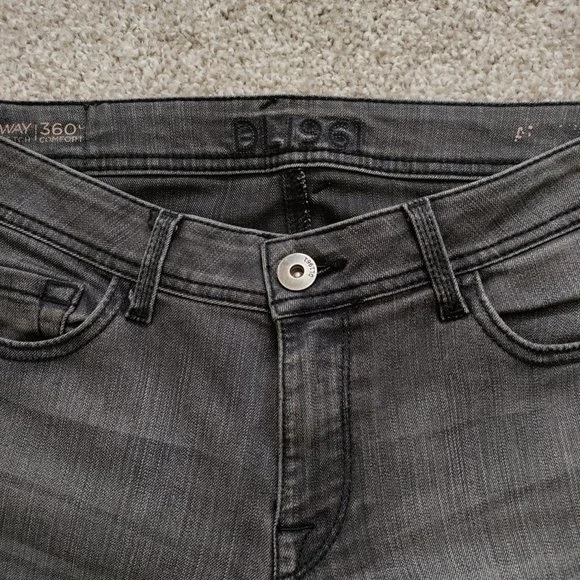 DL1961 Amanda Skinny Jeans Zurich 4 Way Stretch Size 28 - Picture 8 of 15